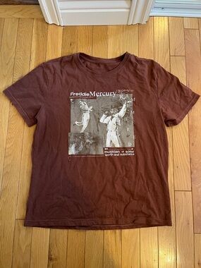 Freddy Mercury brown graphic t shirt